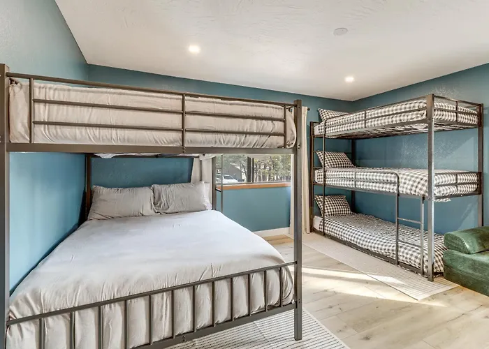 Forest-view Group Getaway, 4 Mi To Dtwn Holiday home Flagstaff